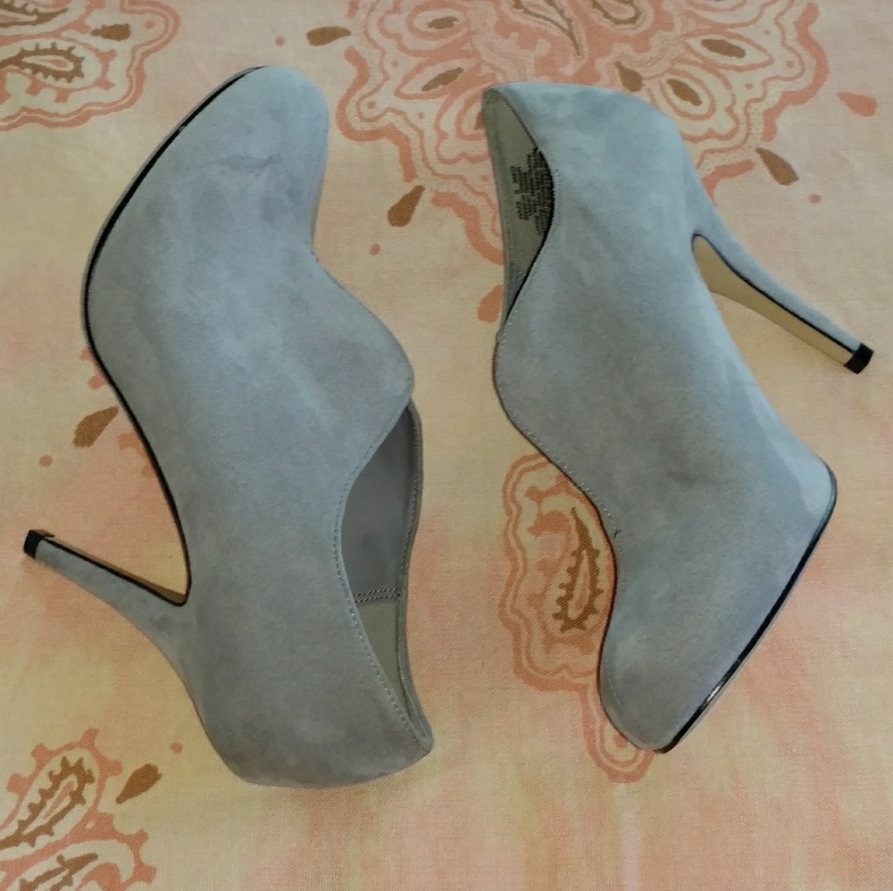Gray Heels. Booties Style. Sexy. Elegant